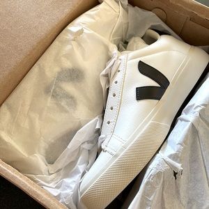 Brand New - NEVER WORN